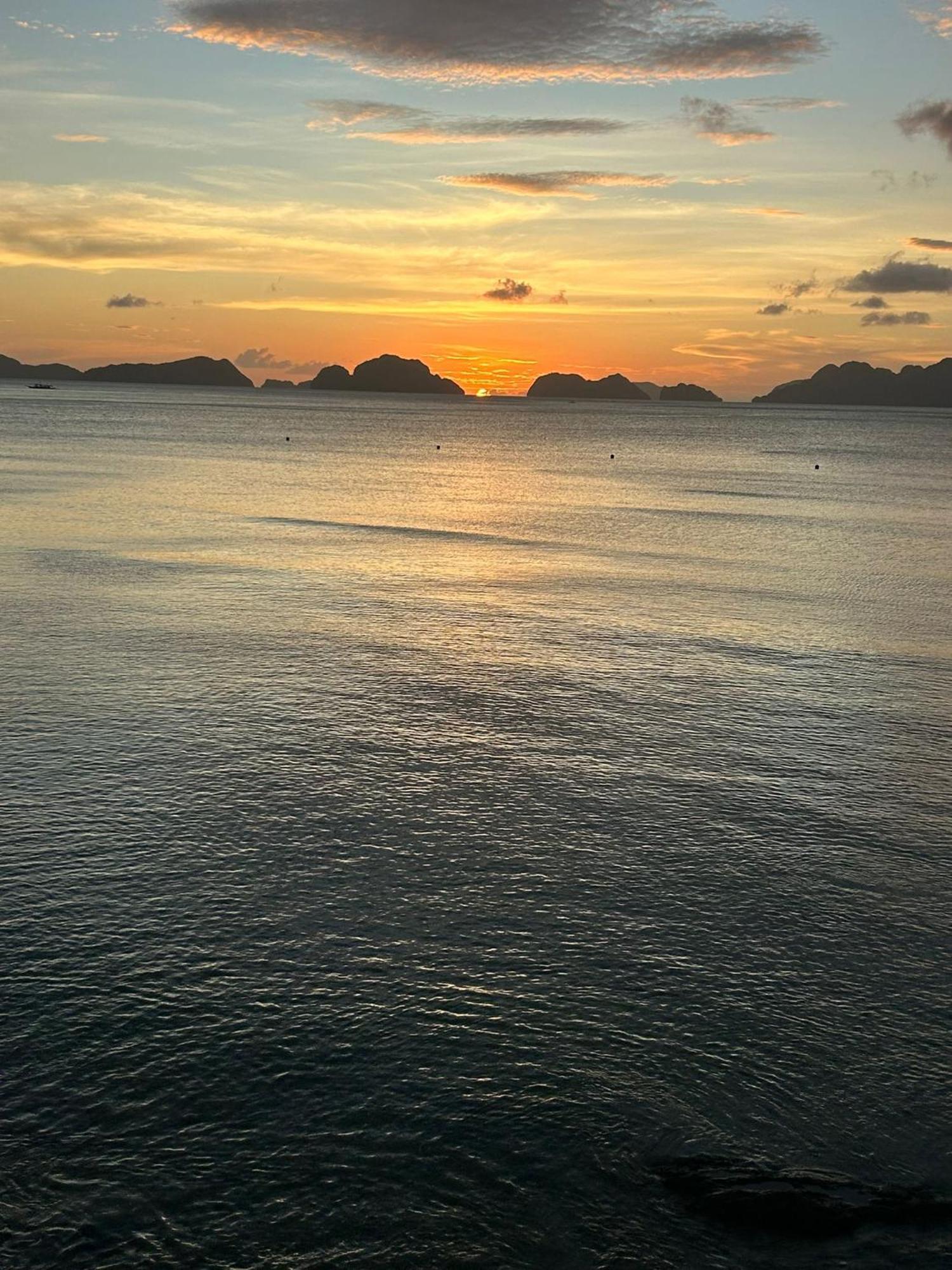 Hut Sunset Island View Hotel El Nido Exterior photo